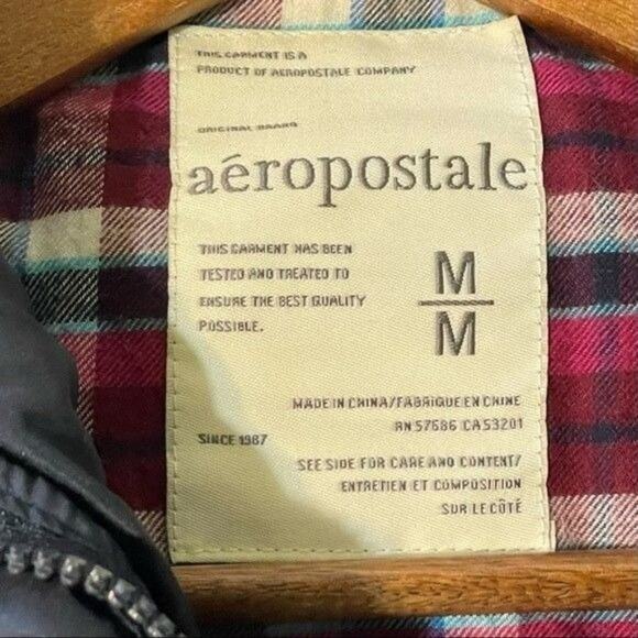 Aeropostale · Medium Junior · Quilted Puffy Vest · Plaid-Lined Snap Closure Navy - Picture 7 of 10